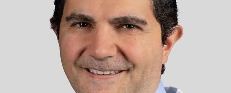 في جراحة غير مسبوقة.. طبيب لبناني يعيد وصل رأس طفل مقطوع