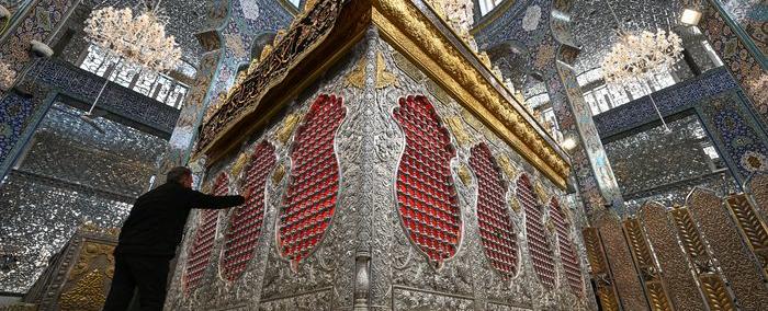 هكذا تغلغلت إيران في سوريا ثقافيا واجتماعيا