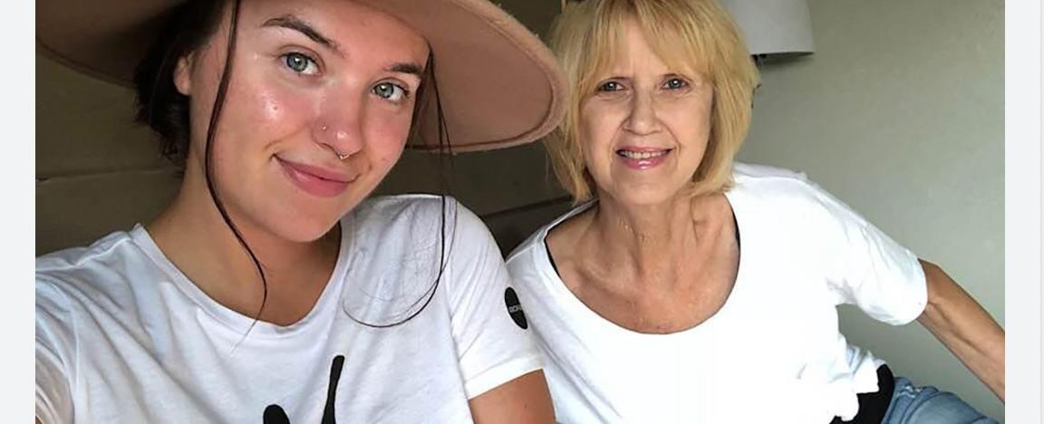 الوداع الأخير.. هكذا ساعد طاقم طائرة في لم شمل أم تحتضر وابنتها