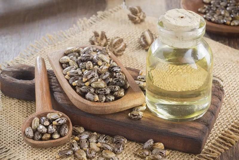 زيت الخروع.. لماذا يستحق لقب "بوتوكس الطبيعة"؟