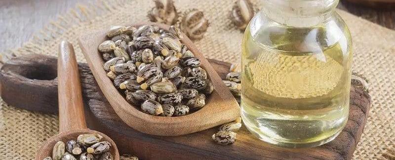 زيت الخروع.. لماذا يستحق لقب "بوتوكس الطبيعة"؟