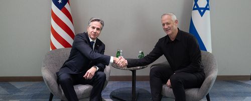 إسرائيل تطلب "الضوء الأخضر" من واشنطن لتوسيع الحرب ضد "حزب الله".. وهذا ما قاله غانتس لبلينكن!