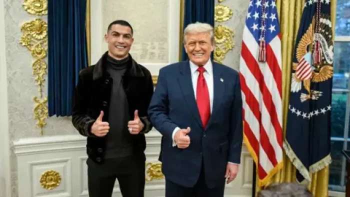 لقاء على طريقة الـ AI: ترامب يحتفي برونالدو في البيت الأبيض... وينشر فيديو مضحك