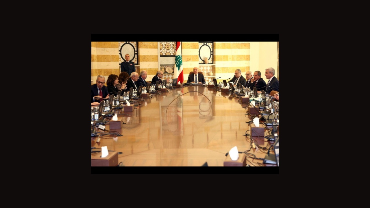 بالصوت والصورة/ حكومة كتير هيك!