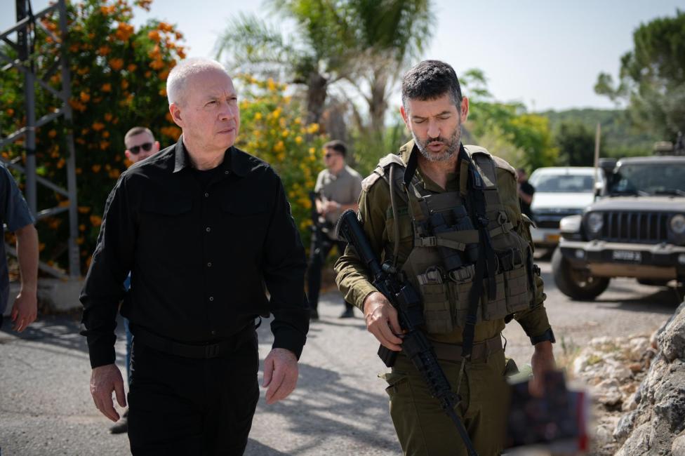 وزير الدفاع الإسرائيلي يخيّر حزب الله بين عبور دبابات غزة الى الليطاني والحل الدبلوماسي"