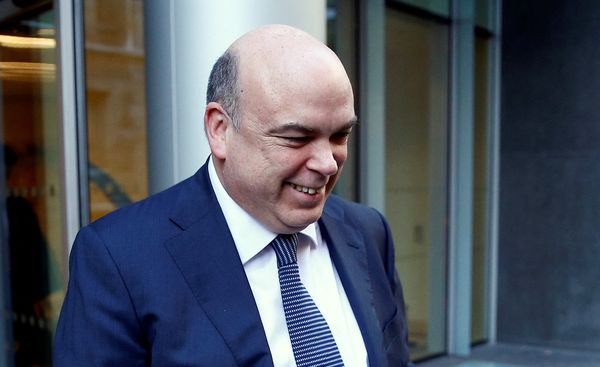 ستة مفقودين بينهم رجل أعمال بريطاني بعد غرق يخت فاخر قبالة صقلية