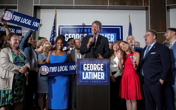 اللوبي اليهودي في نيويورك يحتفل بإسقاطه مرشح للكونغرس مناهض لإسرائيل