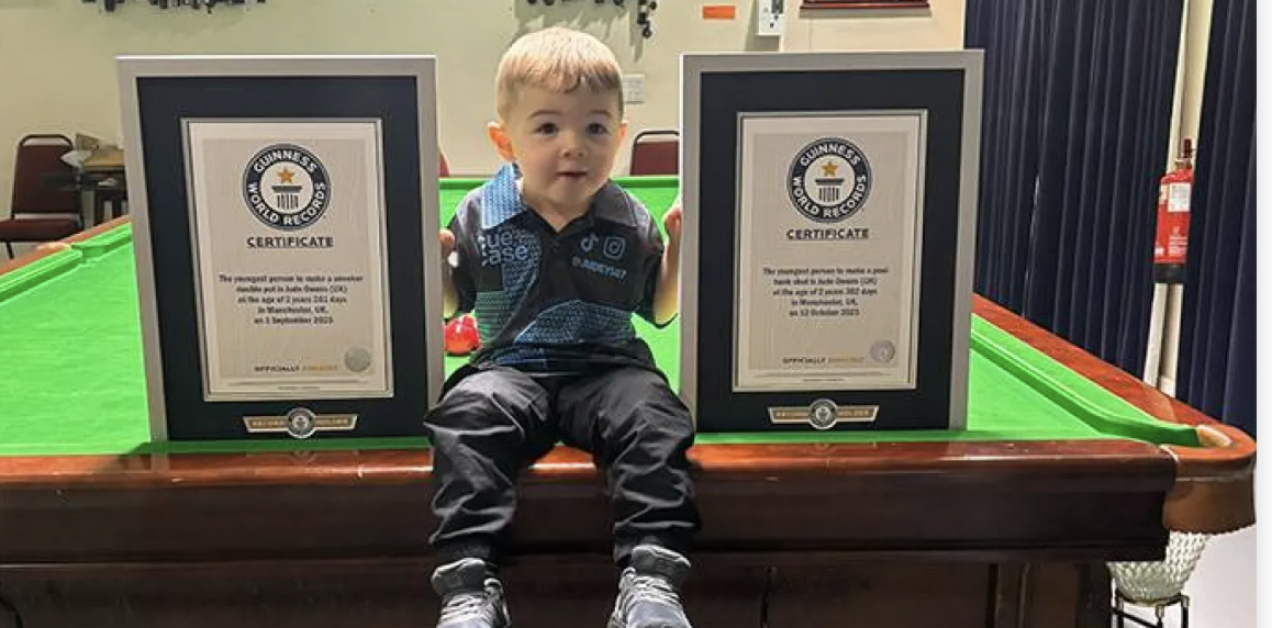 فيديو/ ابن السنتين يدخل موسوعة "غينيس" برقمين قياسيين في البلياردو 