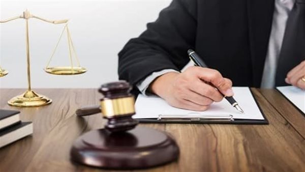 القضاء يواصل "تكبيل" الحريات.. ردّ الطعنين المتعلقين بالظهور الإعلامي للمحامين