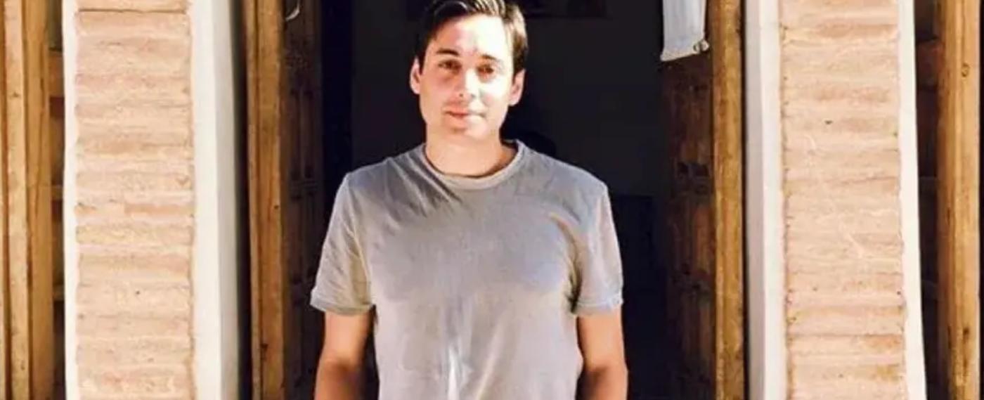 صحافي إيراني ينتحر ويحمل خامنئي المسؤولية..هذه قصته!