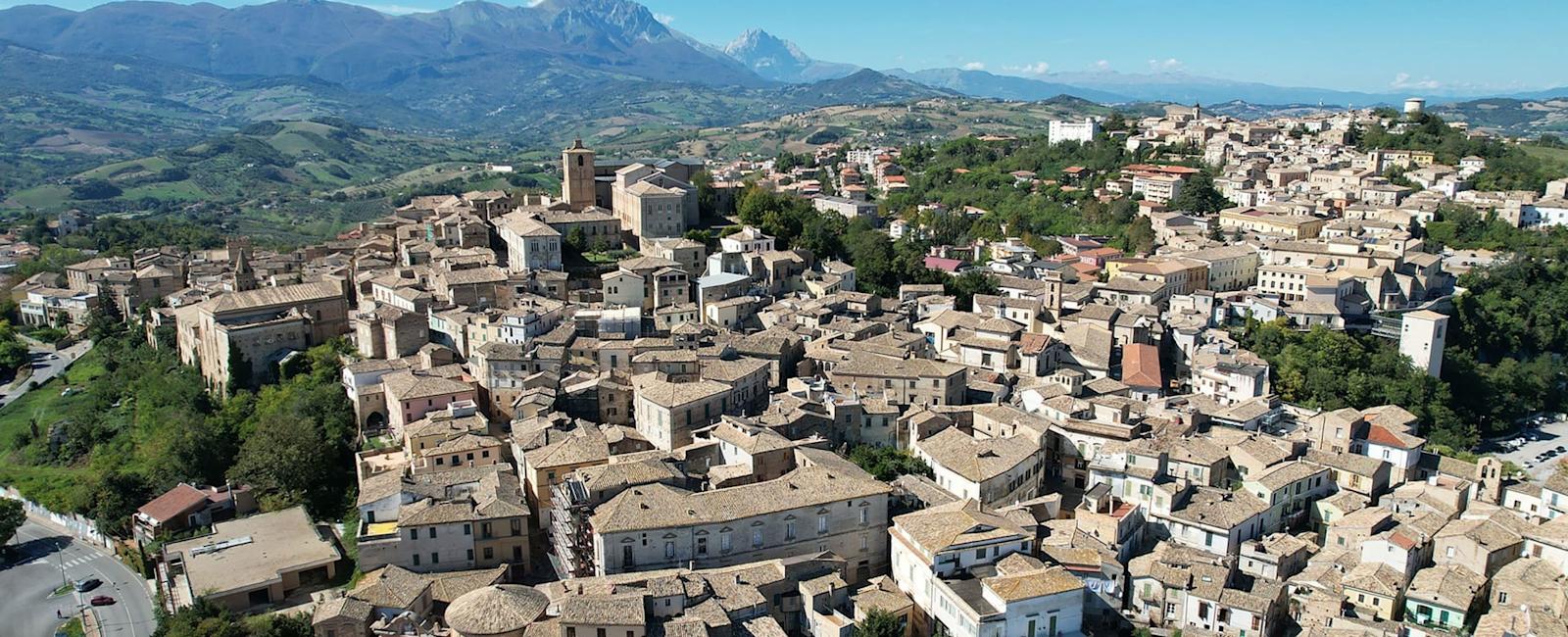 المنزل بيورو واحد.. بلدة إيطالية تعرض بيوتها للبيع