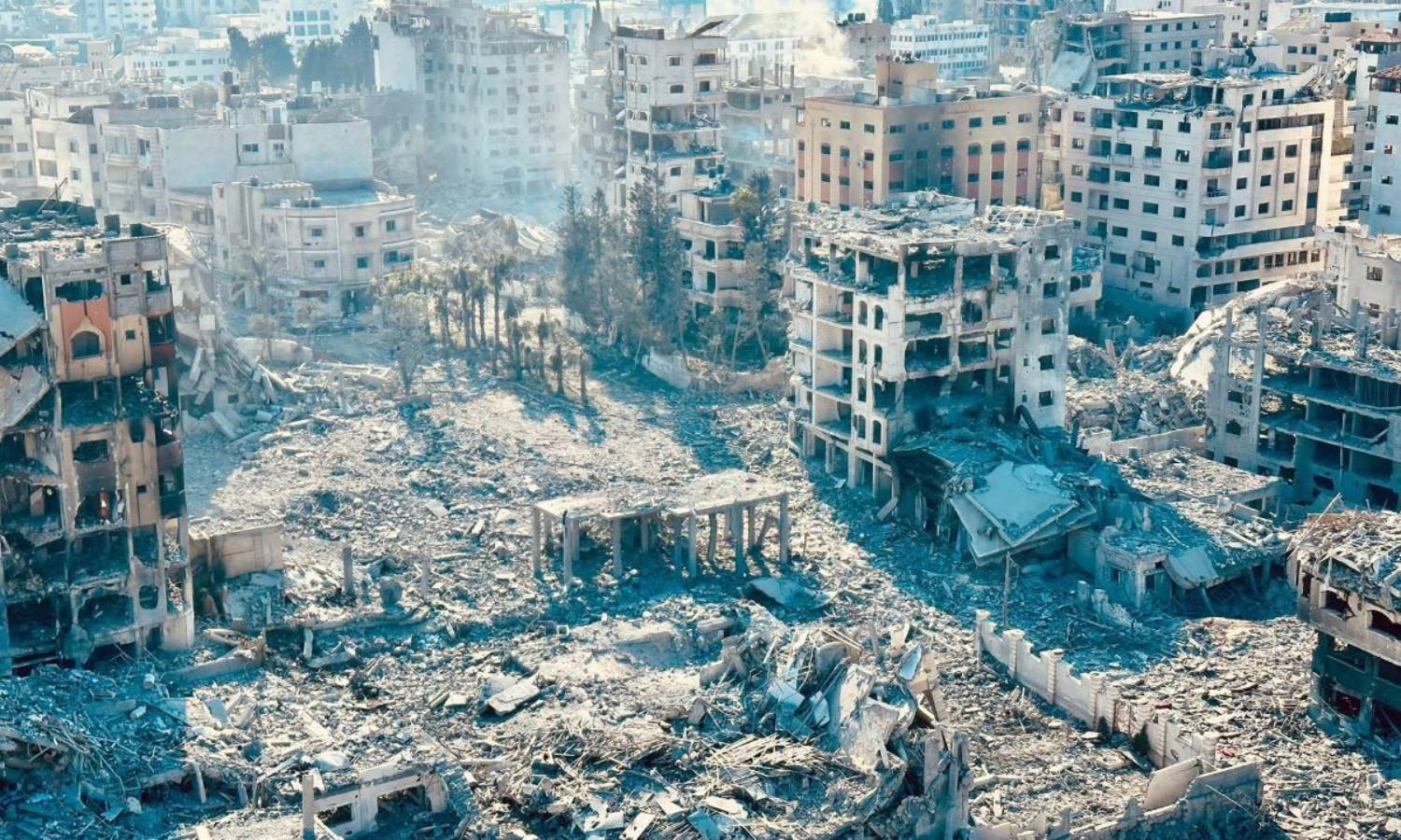مئات الجثث مغطاة بأطنان من الركام.. هذه هي كلفة إعادة بناء غزة 