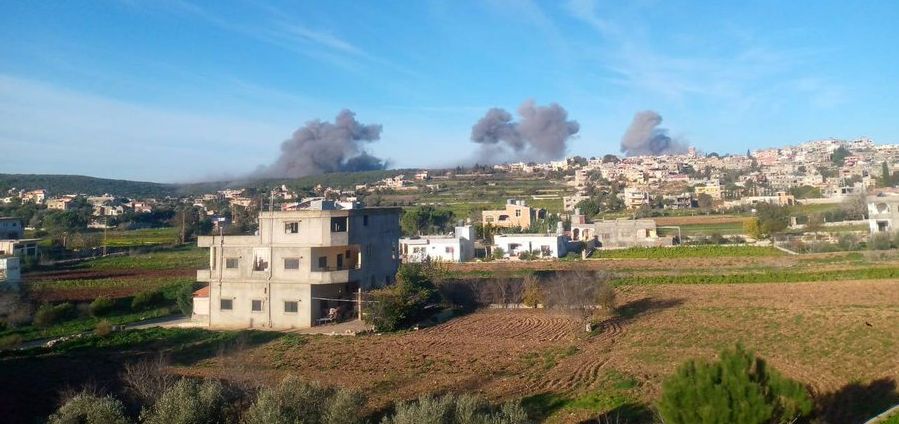 في تطوّر "نادر"..إسرائيل تبادر الى تنفيذ غارات على مواقع ل"حزب الله" في جنوب لبنان