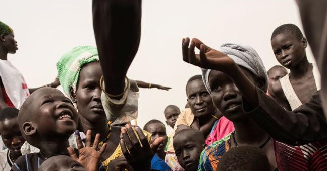 مآسي السودان المنسية: أم طبخت التراب لأولادها وأوراق الشجر "طبق فاخر"