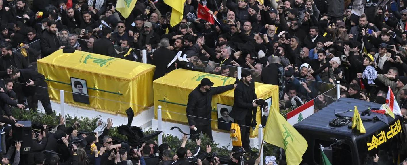 "يقيمون جنازات بعشرات ملايين الدولارات".. هكذا تدحض بيئة "الحزب" أخبار "تعثّره" ماديًا