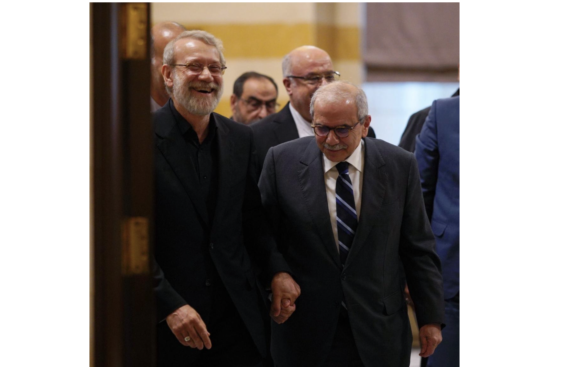 بالصور.. لاريجاني يدحض الأخبار حول استقبال سلام "الفاتر"