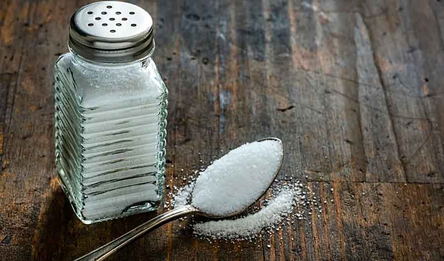 تقليل قدر ملعقة صغيرة من الملح يعادل مفعول دواء ضغط الدم