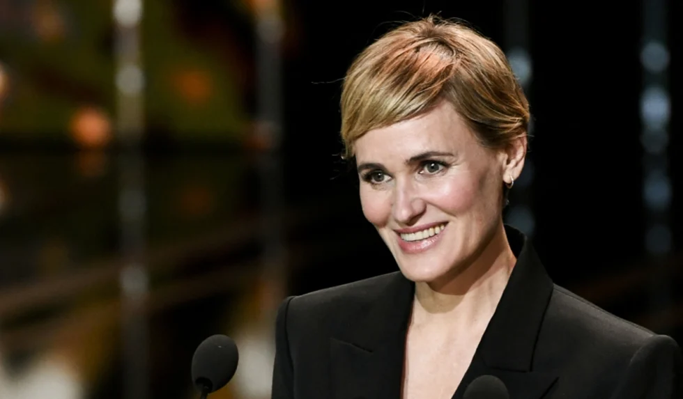 "يدان قذرتان على نهديّ".. خطاب "مؤثّر" لنجمة فرنسية عن التحرّش