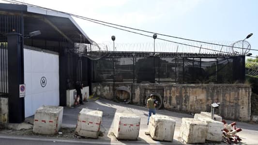  مطلق النار على عوكر "متخصّص" بالسفارات.. ماذا بعد؟!