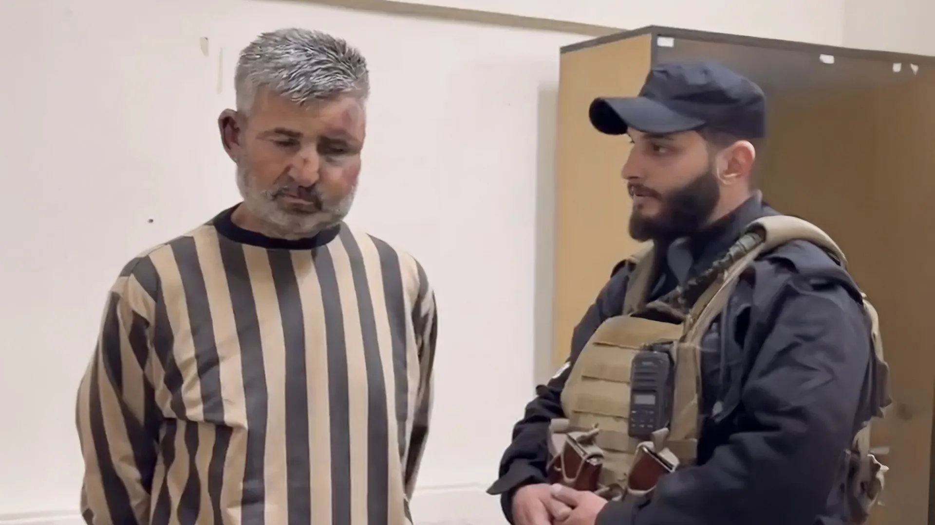 من سجنه خرجت صور قيصر.. أحد رموز "الهولوكوست السوري" في قبضة الأمن 