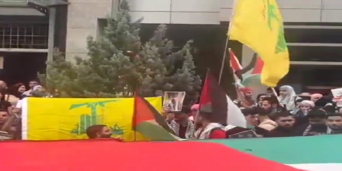 في سياق فرض "ثقافة الممانعة"..اعتصام في الجامعة الأميركية ومسيرة "تحرير صليبية" في طرابلس