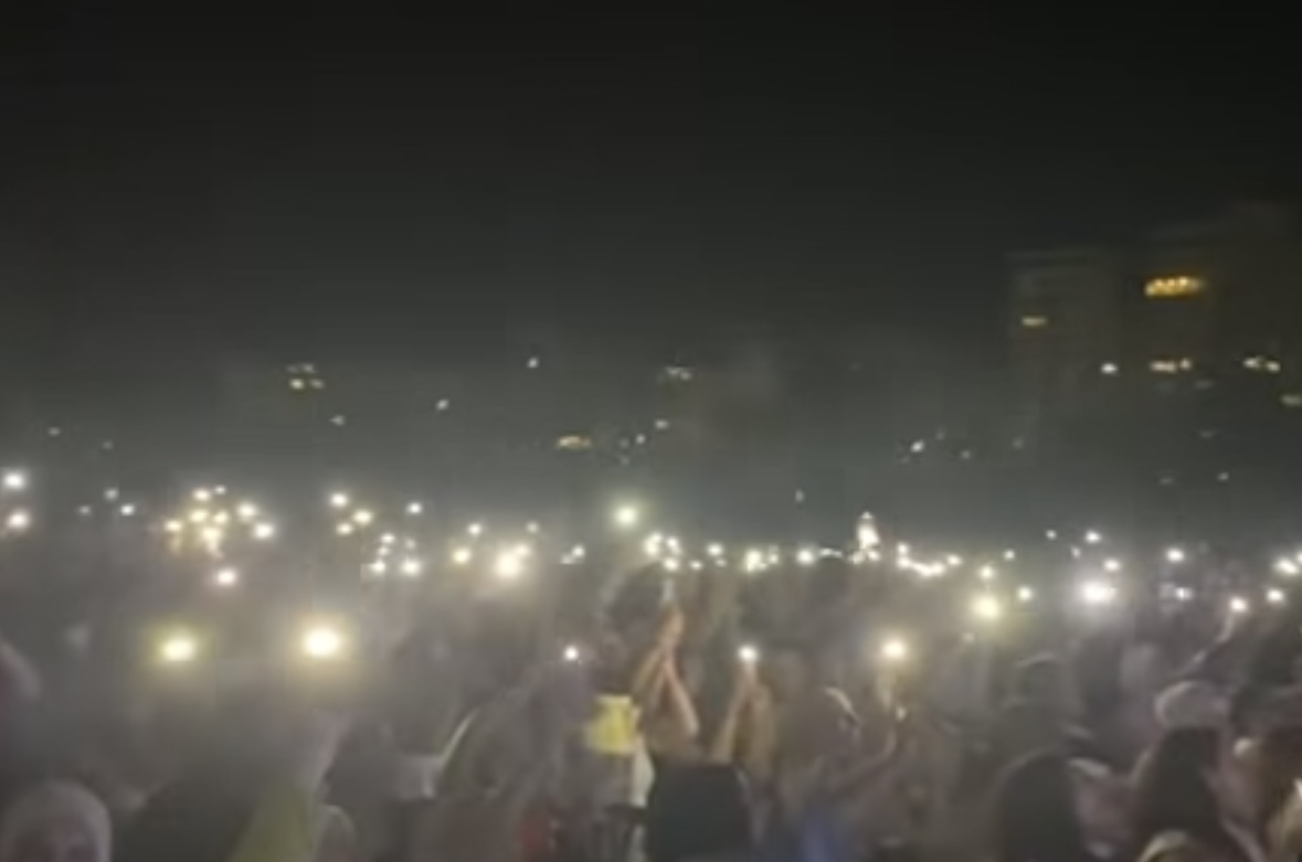 طرابلس تخطف الأنظار من عمرو دياب "الذي تحبه بيروت"