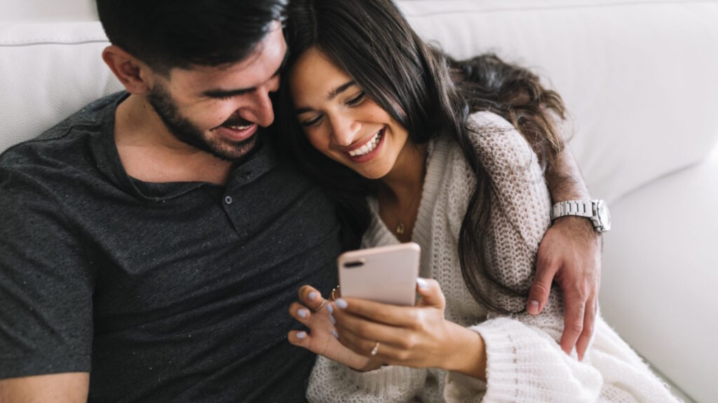 غياب الرغبة لا يعني غياب الحب.. قراءة في تحوّلات الحياة الحميمة