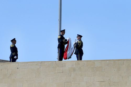داود الصايغ/ الشخص الثالث والتحرير المزدوج