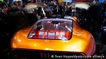 كيف يمكن أن تتحوّل سيارتك إلى "جاسوس" عليك؟