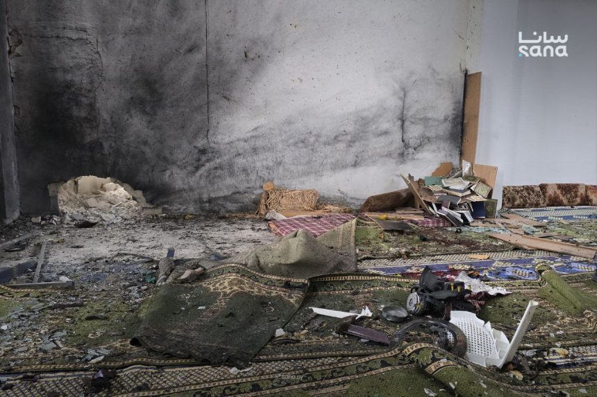 انفجار في مسجد في حمص