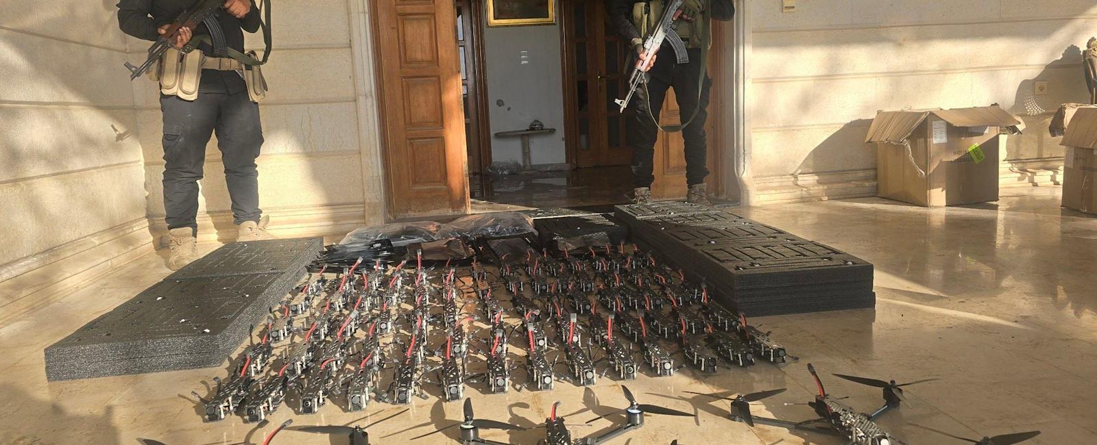 من معقل الأسد في سوريا.. تسليم "طائرات انتحارية"