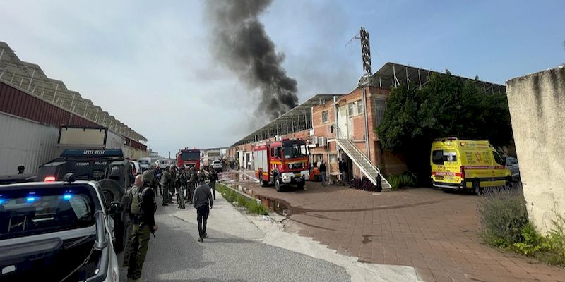 إنتقامًا لاستهداف الجماعة الإسلامية في الهبارية...صواريخ "حزب الله" تستهدف كريات شمونة وتقتل درزيُّا في مصنع