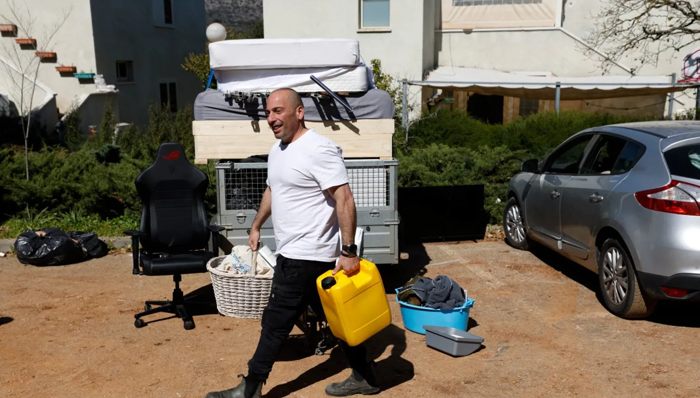 اسرائيليو المستوطنات الحدودية القريبة من لبنان بدأوا عودتهم... و١٠٠ الف لبناني ينتظرون دورهم!