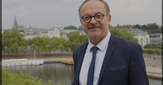 اعتقال "سيناتور" فرنسي بتهمة تخدير نائبة بهدف اغتصابها