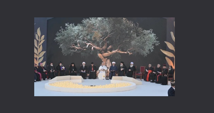  ‏كلام في السياسة مع بابا الفاتيكان