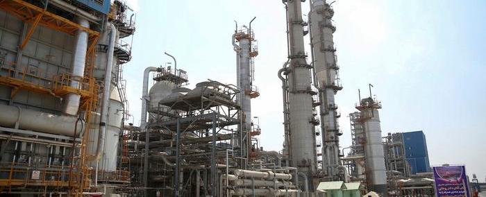 عقوبات أميركية واسعة على قطاع النفط الإيراني ومطاردة "أسطول الظل"