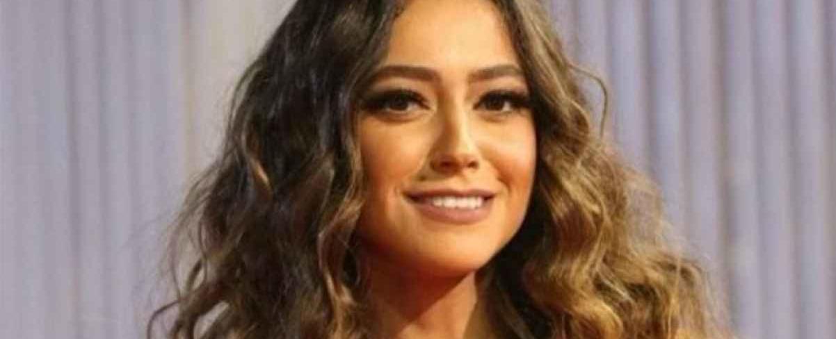 حقن التنحيف تتسبّب بشلل مؤقّت لفنانة مصرية