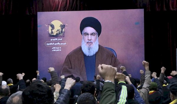 نصرالله .. قائد "تائه" بين الصبر والشعارات وموجّه "فذ" للجيوش الإلكترونيّة