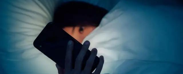 اضطرابات النوم في زمن التوتر السياسي... نصائح الخبراء لمواجهة الأرق