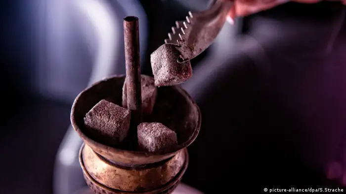 داريو صباغي/ "السيجار" في لبنان للأغنياء و"النارجيلة" للفقراء