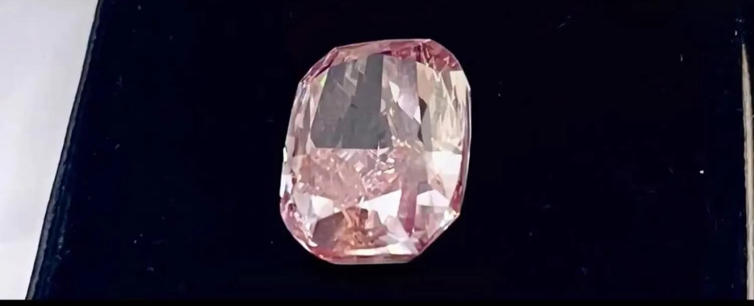 حاولوا تهريبها بثلاجة.. شرطة دبي تحبط سرقة "الماسة الوردية"