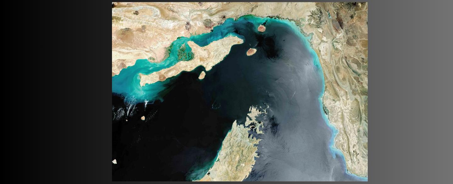 هل تغلق ايران مضيق هرمز أو ترتدع؟