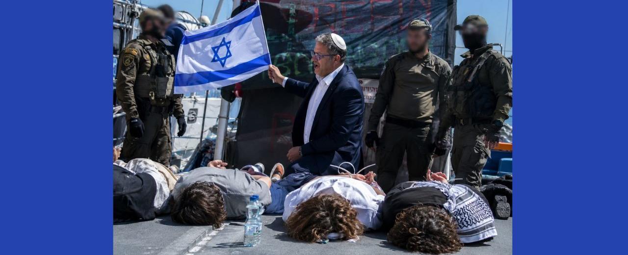 "تصرف مخزٍ”… أزمة داخل إسرائيل بعد فيديو بن غفير مع نشطاء الأسطول