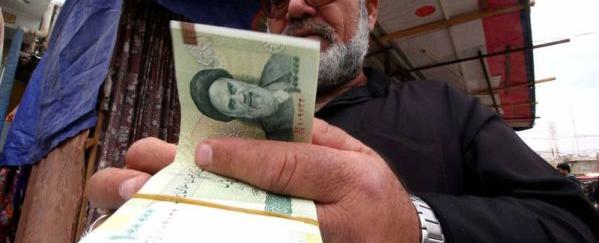 كيف تسحب إيران دولارات العراق؟