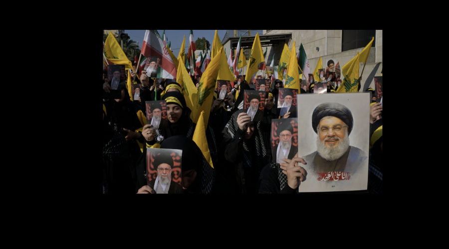 النظام الإيراني يدافع عن صورته بعلامات النصر والباسيج والوكلاء