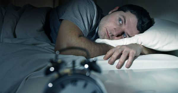 مع التقدّم بالعمر... الافتقار إلى النوم العميق ليلًا يزيد من خطر الإصابة بالخرف 