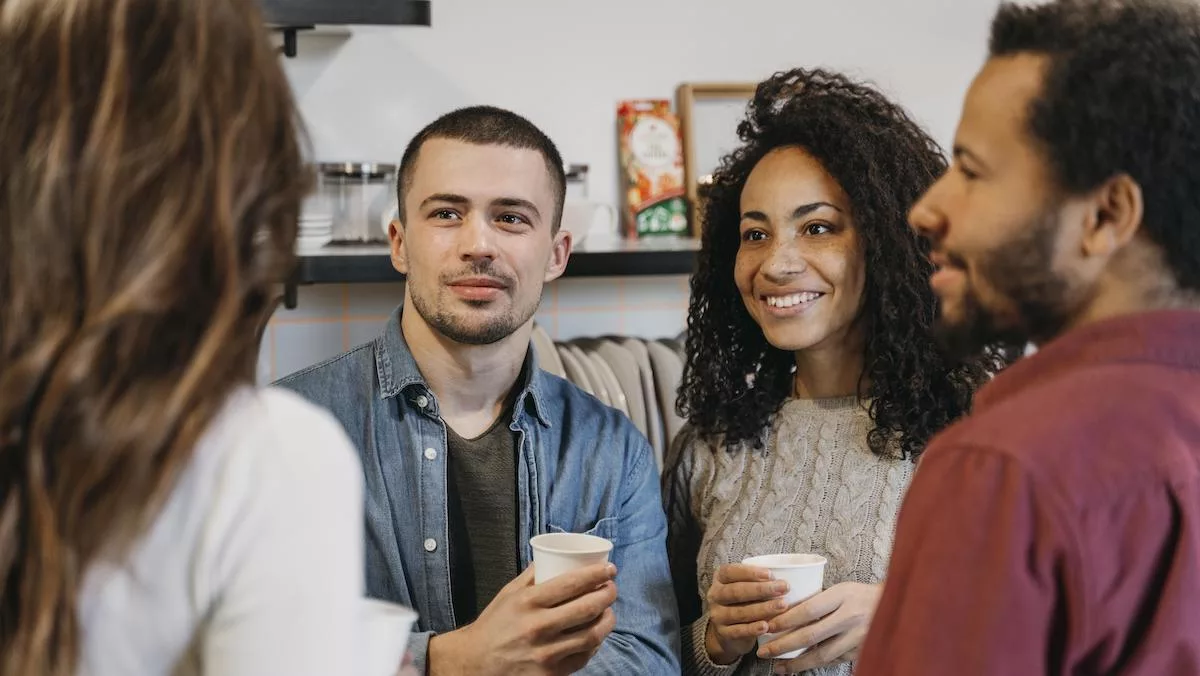 5 علامات صادمة قد تكشف أن الشخص اللطيف يفتقر إلى الأخلاق