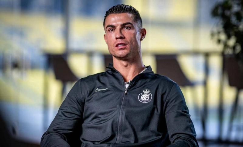 طبيب تجميل يرفع دعوى قضائية ضد رونالدو... والسبب؟!