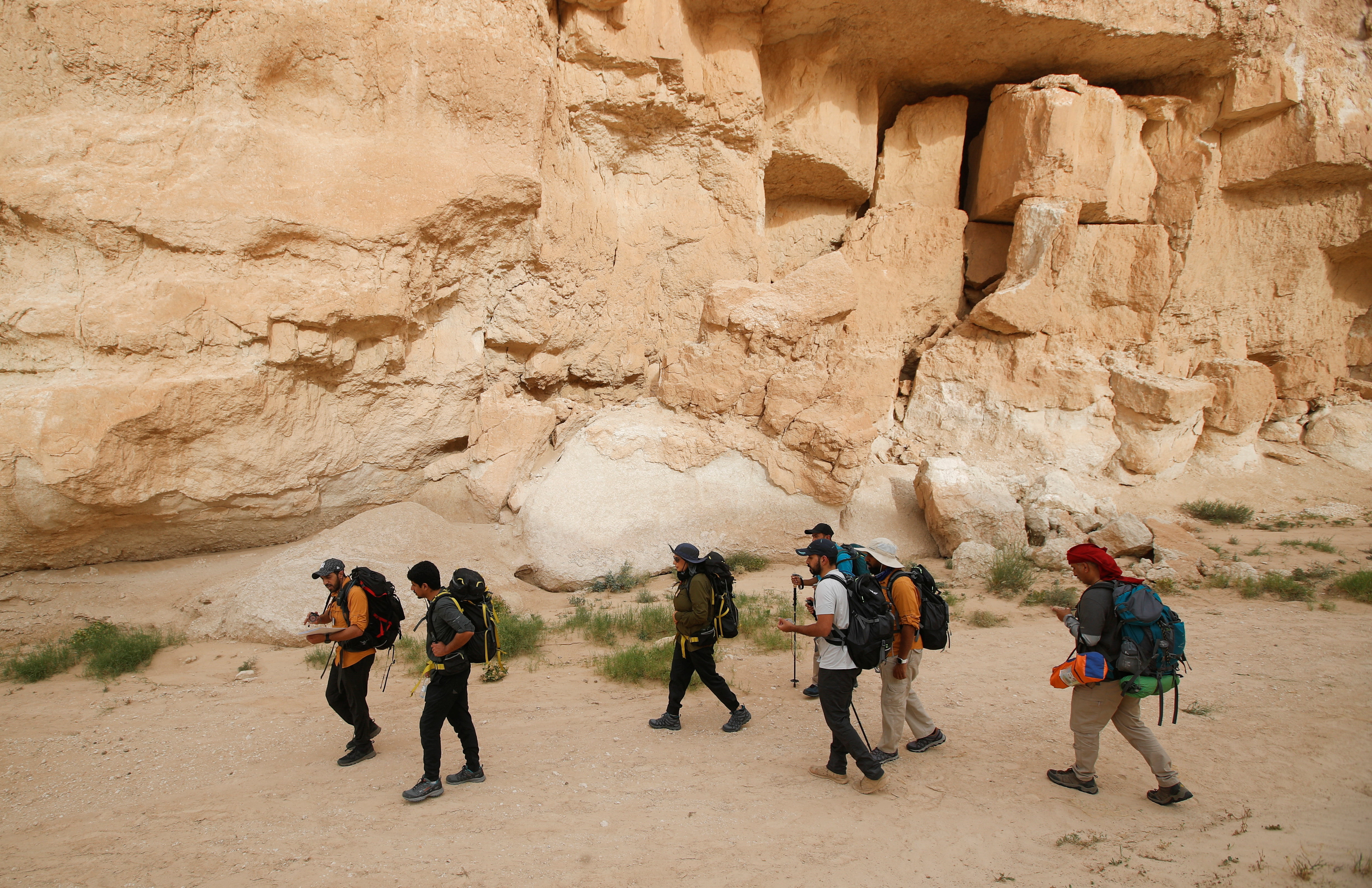 لماذا تجذب السعودية "الإنجيليّين" وما قصتها مع "بحر موسى"؟