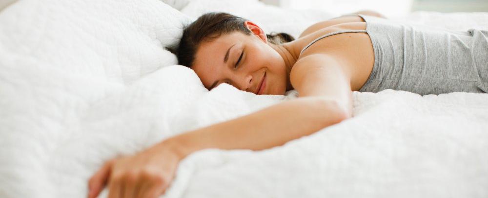 لماذا تدوم العلاقات الزوجية أطول عندما ينام الزوجان في غرف منفصلة؟